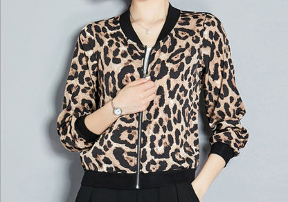 Brunello Bomber | Kurze trendige Jacke mit Leopardenmuster